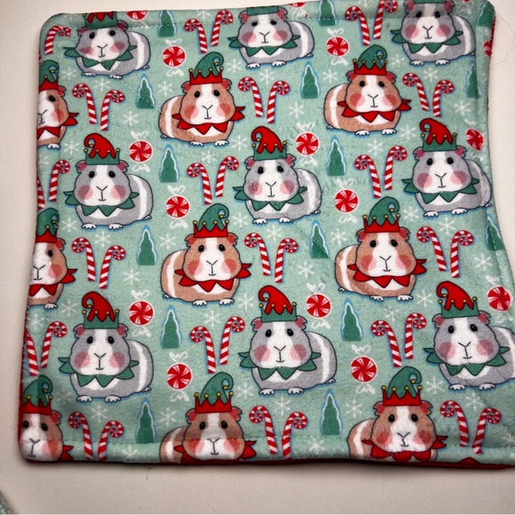 Christmas Holiday Pack Piddle Pee Pads Guinea Pigs x4 Fleece Reversible New - Picture 2 of 7